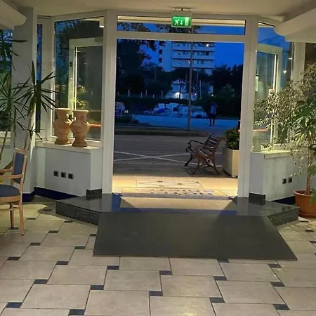 Otel Bristol - A 30 Mt Dalla Misano Adriatico