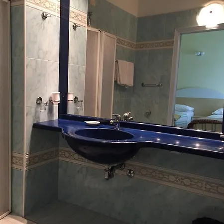 Bristol - A 30 Mt Dalla 3*