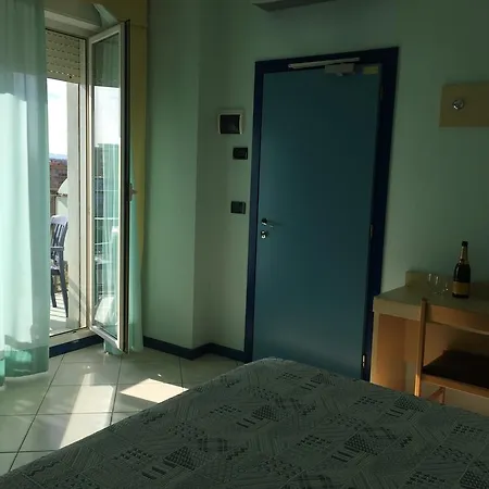 Otel Bristol - A 30 Mt Dalla Misano Adriatico
