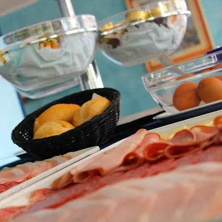Otel Bristol - A 30 Mt Dalla Misano Adriatico