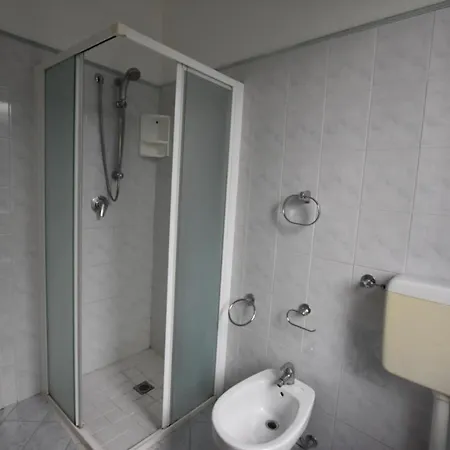 Bristol - A 30 Mt Dalla Otel
