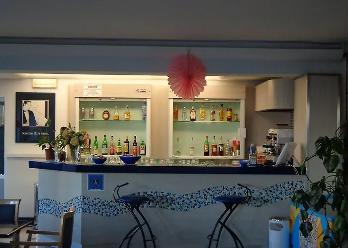 Bristol - A 30 Mt Dalla 호텔 3*