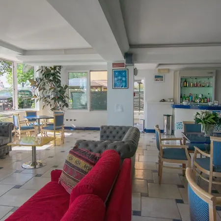 Hotel Bristol - A 30 Mt Dalla 3*