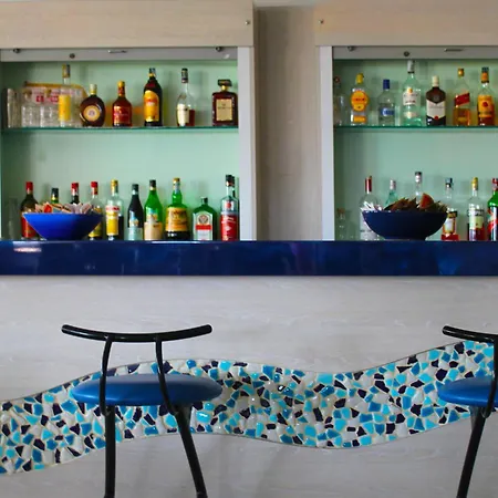 Hotel Bristol - A 30 Mt Dalla 3*