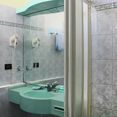 Bristol - A 30 Mt Dalla Hotel