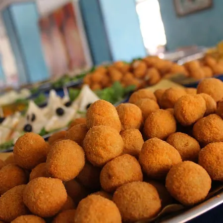 Hotel Bristol - A 30 Mt Dalla