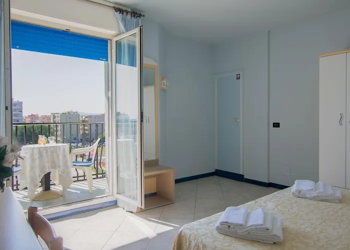 Hotell Bristol - A 30 Mt Dalla 3*