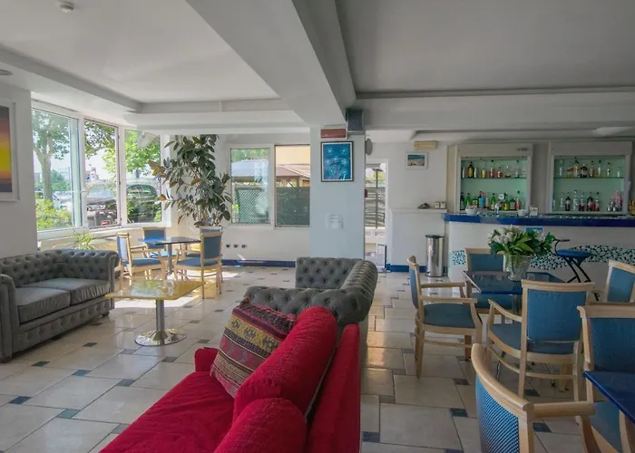 Hotell Bristol - A 30 Mt Dalla 3*